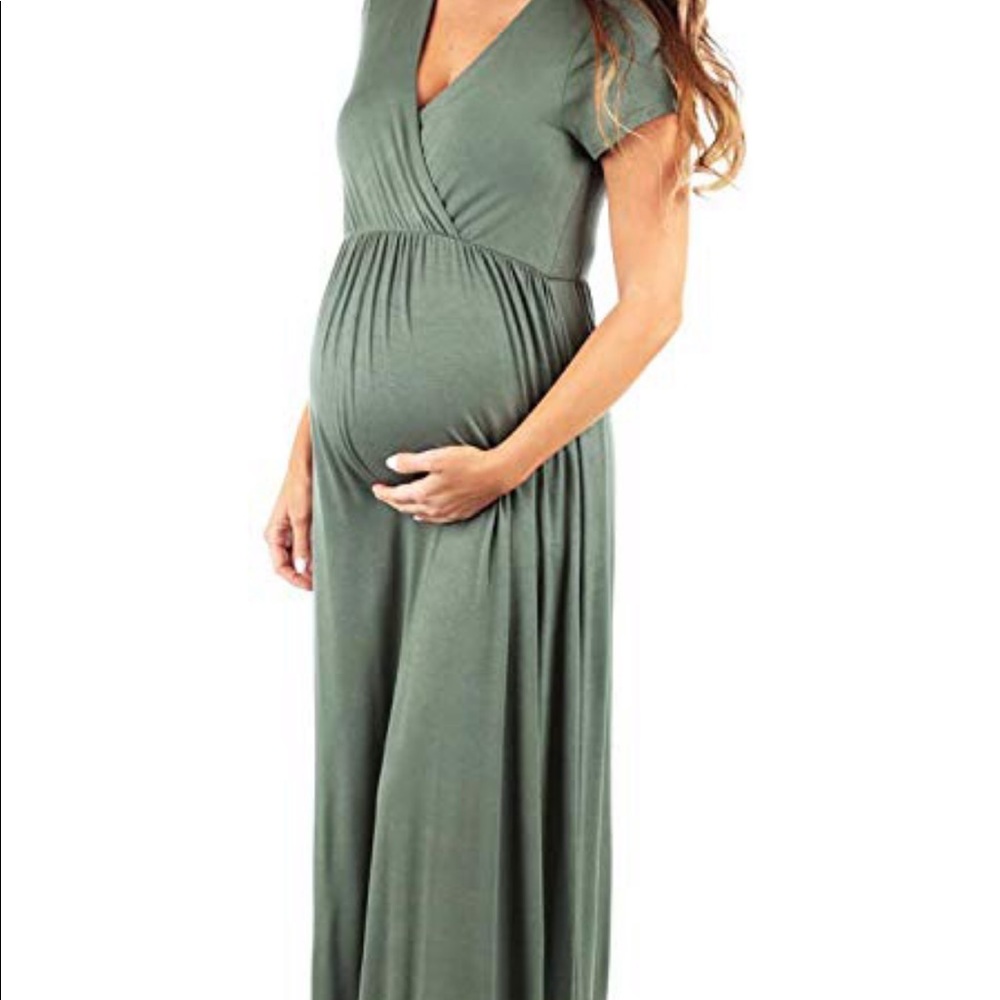 Maternity Short Sleeve Dress. NWOT.